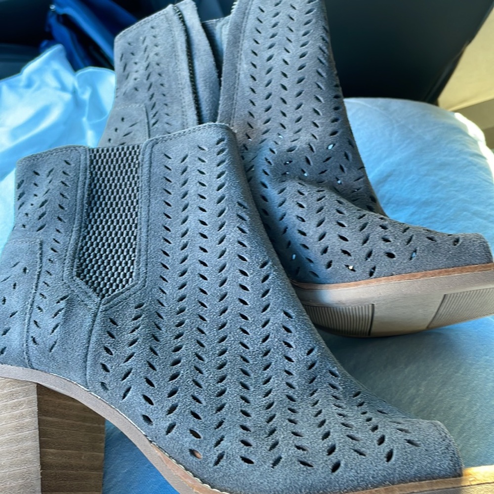 TOMS grey peep toe shoe